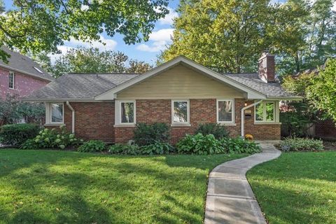 Photo of 736 N Oak Street, Hinsdale, IL 60521 (MLS # 12504140)