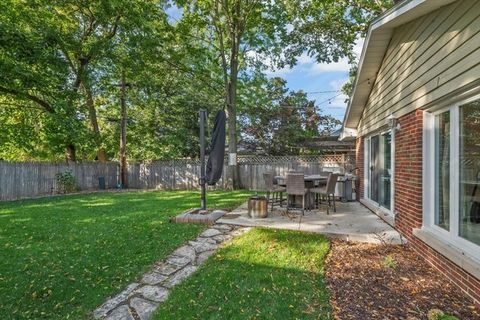 Tiny photo for 736 N Oak Street, Hinsdale, IL 60521 (MLS # 12504140)