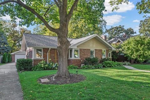 Tiny photo for 736 N Oak Street, Hinsdale, IL 60521 (MLS # 12504140)