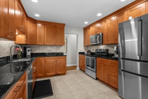 Tiny photo for 736 N Oak Street, Hinsdale, IL 60521 (MLS # 12504140)