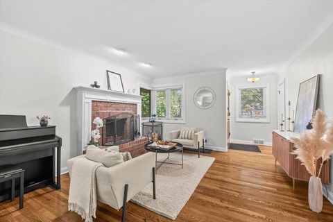 Tiny photo for 736 N Oak Street, Hinsdale, IL 60521 (MLS # 12504140)