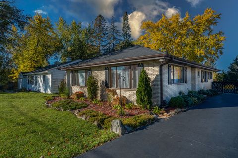 Photo of 104 Lakewood Drive, Antioch, IL 60002 (MLS # 12510235)