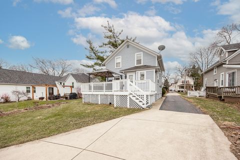 Tiny photo for 428 Hillside Avenue, Glen Ellyn, IL 60137 (MLS # 12591469)