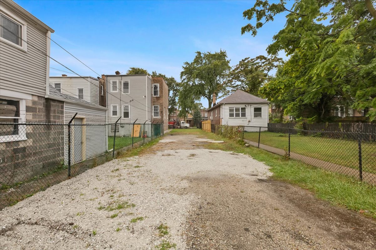 4626 W Monroe Street