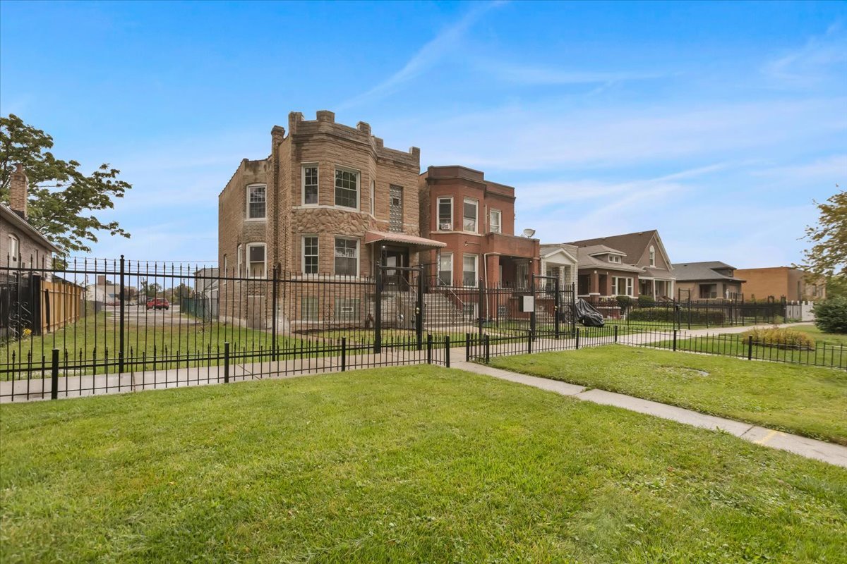 4626 W Monroe Street