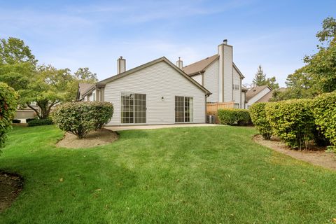 Tiny photo for 381 BENTLEY Place, Buffalo Grove, IL 60089 (MLS # 12496752)