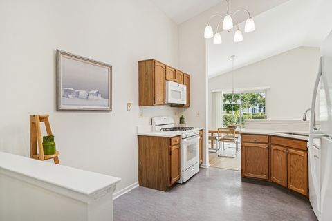 Tiny photo for 381 BENTLEY Place, Buffalo Grove, IL 60089 (MLS # 12496752)