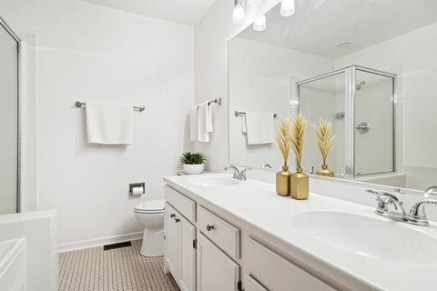 Tiny photo for 381 BENTLEY Place, Buffalo Grove, IL 60089 (MLS # 12496752)
