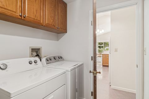 Tiny photo for 381 BENTLEY Place, Buffalo Grove, IL 60089 (MLS # 12496752)