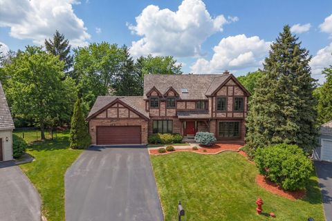 5 beds bed, 2.5 baths bath property at 970 colonial court, lake zurich, IL 60047