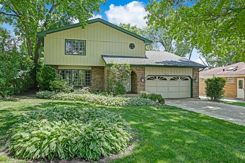 Photo of 5631 S Elm Street, Hinsdale, IL 60521 (MLS # 12688728)