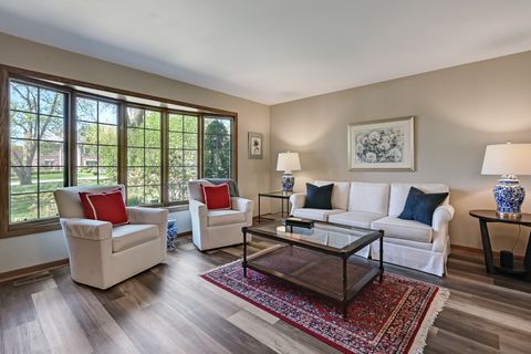 Tiny photo for 5631 S Elm Street, Hinsdale, IL 60521 (MLS # 12688728)