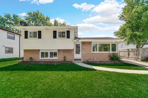 Photo of 580 N 6TH Avenue, Des Plaines, IL 60016 (MLS # 12667703)