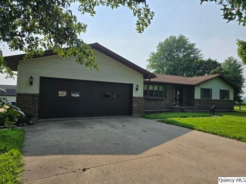 Photo of 400 N 4th Street, Carthage, IL 62321 (MLS # 12435747)
