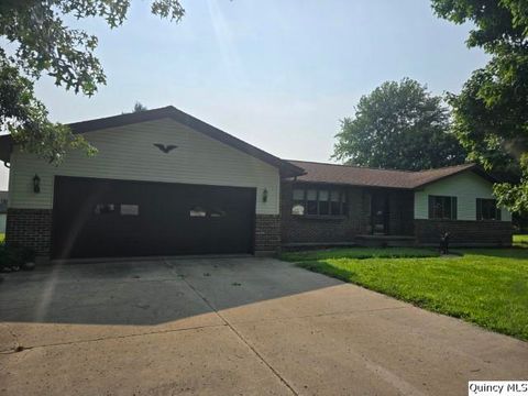 Tiny photo for 400 N 4th Street, Carthage, IL 62321 (MLS # 12435747)