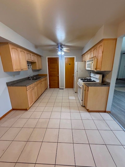 Tiny photo for 1302 Kingsbury Drive #E, Hanover Park, IL 60133 (MLS # 12663262)