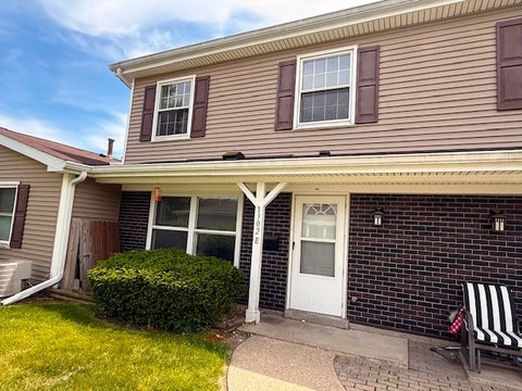 Tiny photo for 1302 Kingsbury Drive #E, Hanover Park, IL 60133 (MLS # 12663262)
