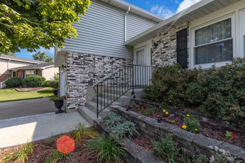 Tiny photo for 511 Heather Lane, Carol Stream, IL 60188 (MLS # 12716186)