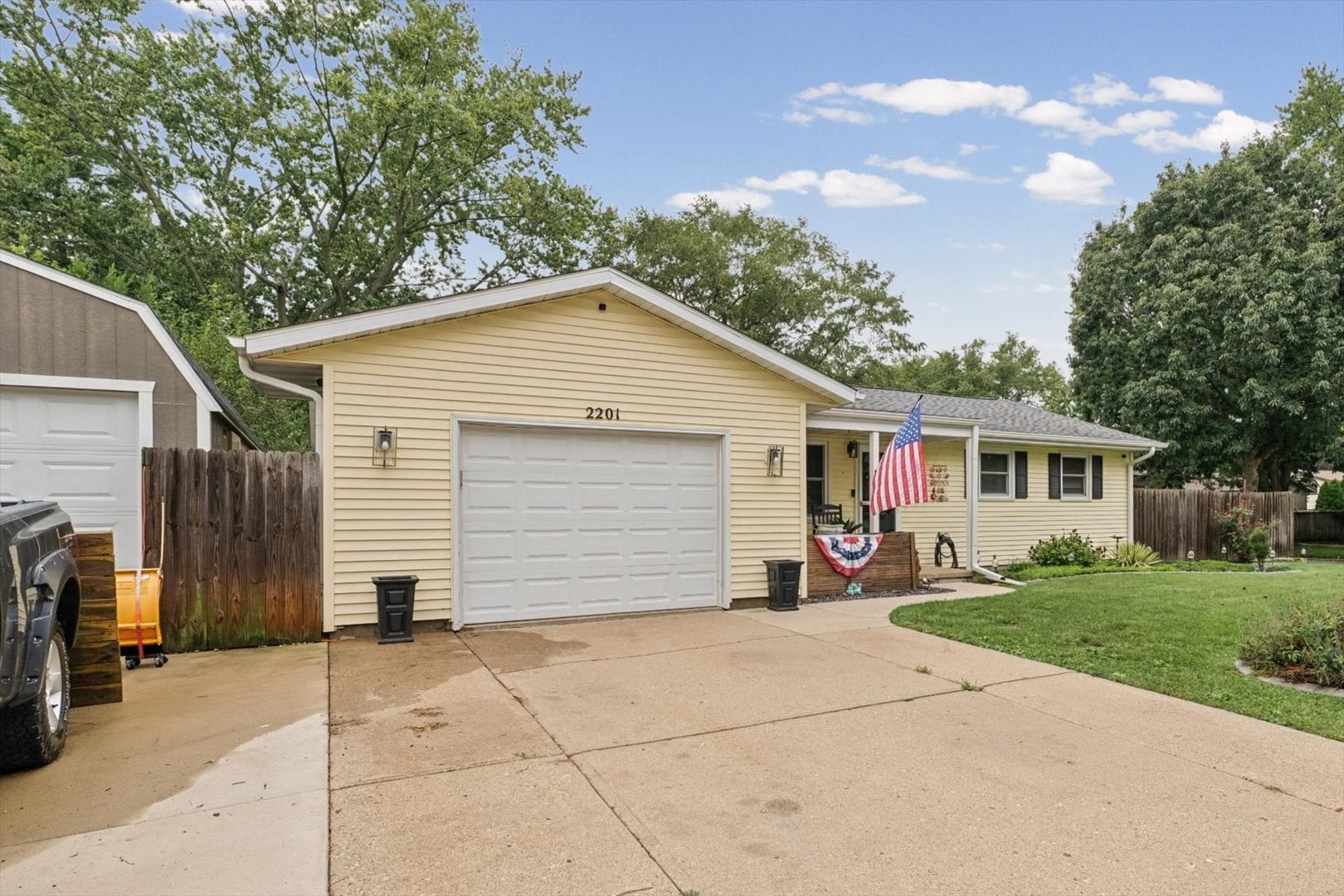 2201 Clover Lane