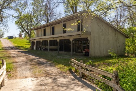 Tiny photo for 135 Ashwood Lane, Anna, IL 62906 (MLS # 12611262)