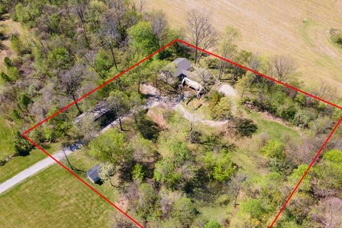 Tiny photo for 135 Ashwood Lane, Anna, IL 62906 (MLS # 12611262)