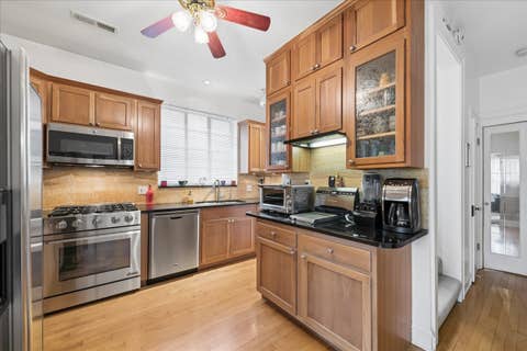 Tiny photo for 5725 N SACRAMENTO Avenue, Chicago, IL 60659 (MLS # 12722642)