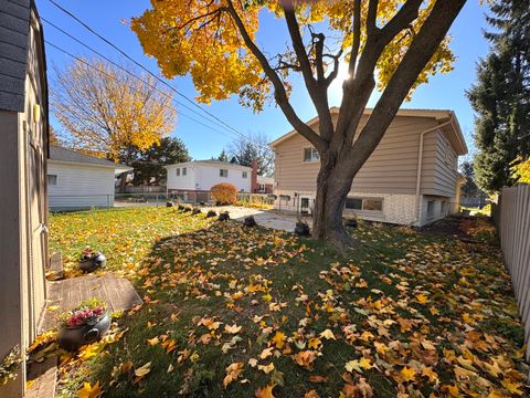 Tiny photo for 1042 W Central Road, Mount Prospect, IL 60056 (MLS # 12515216)