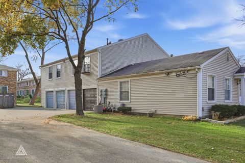 Tiny photo for 551 Sidney Avenue #B, Glendale Heights, IL 60139 (MLS # 12514812)