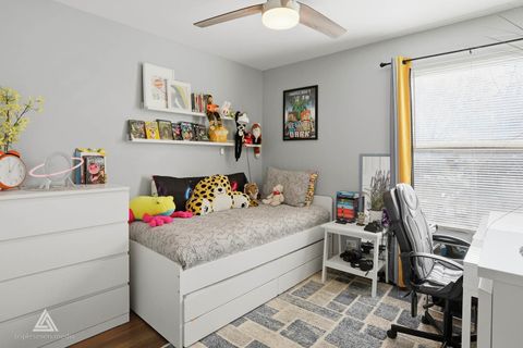 Tiny photo for 551 Sidney Avenue #B, Glendale Heights, IL 60139 (MLS # 12514812)