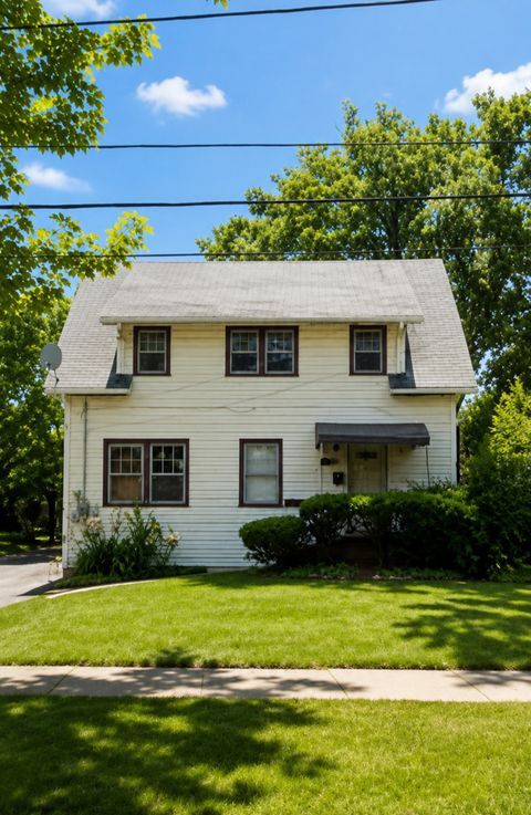 Photo of 14728 Riverside Drive, South Holland, IL 60473 (MLS # 12655341)