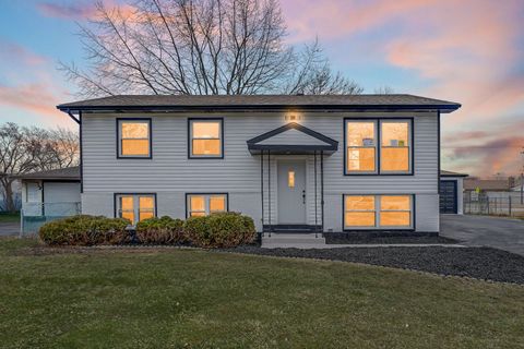 Photo of Hazel Crest, IL 60429 (MLS # 12582998)