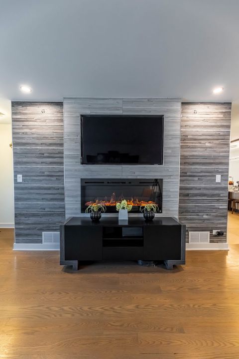 Tiny photo for 8518 S 79th Court, Justice, IL 60458 (MLS # 12477372)