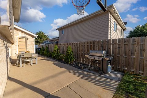 Tiny photo for 8518 S 79th Court, Justice, IL 60458 (MLS # 12477372)