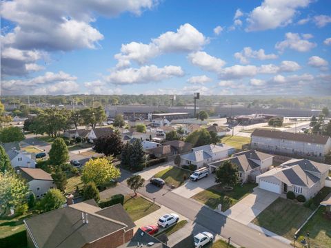 Tiny photo for 8518 S 79th Court, Justice, IL 60458 (MLS # 12477372)