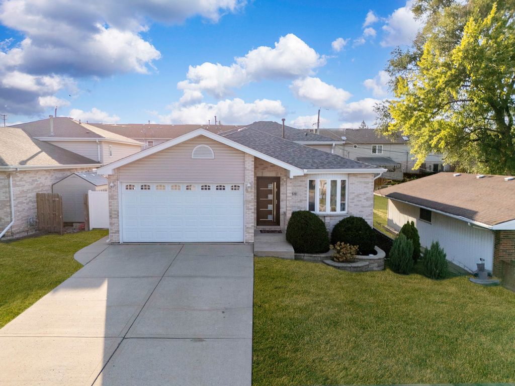 Photo for 8518 S 79th Court, Justice, IL 60458 (MLS # 12477372)