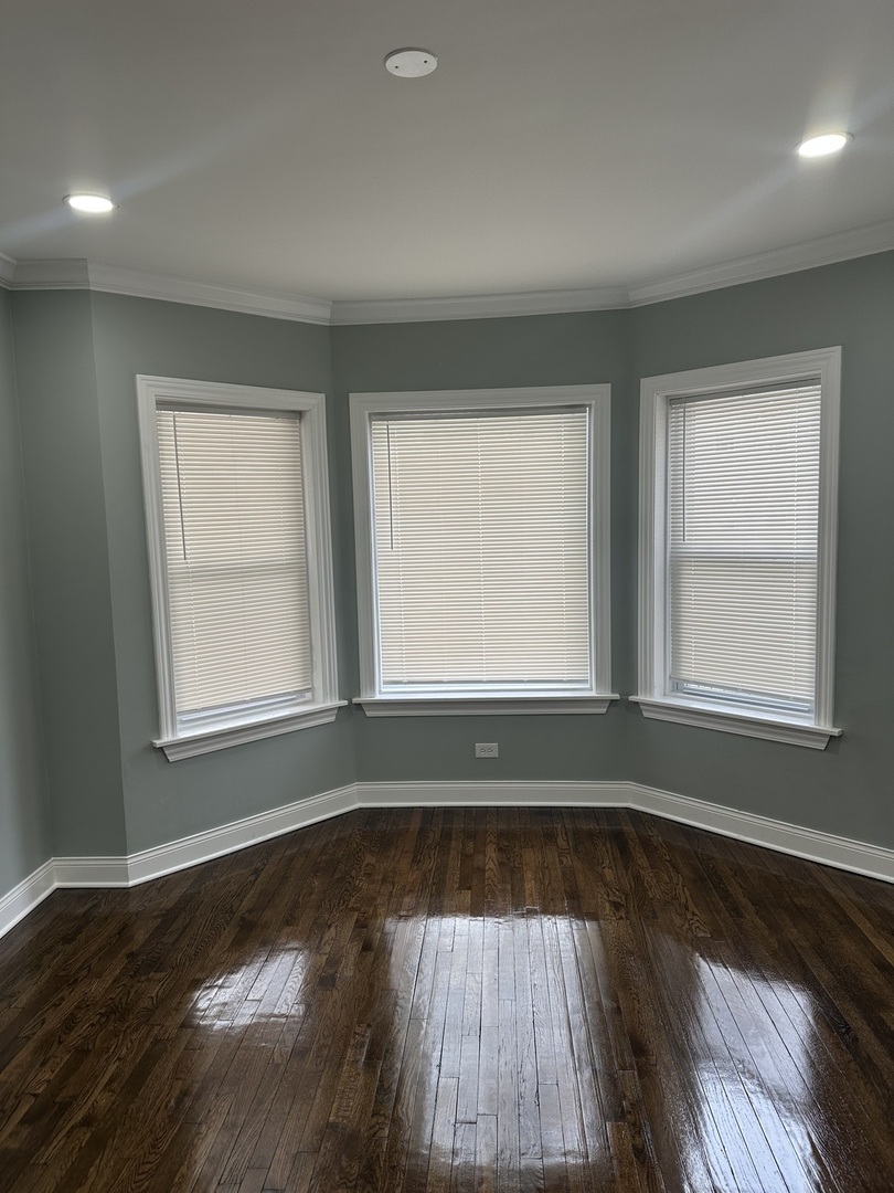 1019 N Leamington Avenue