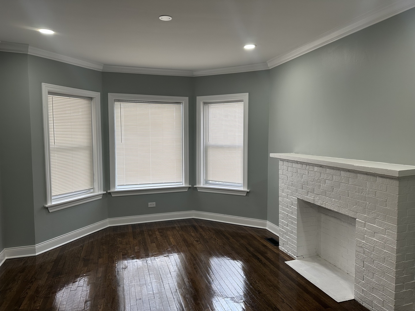 1019 N Leamington Avenue