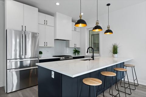 Tiny photo for 2636 W EVERGREEN Avenue #2, Chicago, IL 60622 (MLS # 12550180)