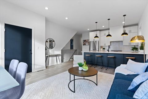 Tiny photo for 2636 W EVERGREEN Avenue #2, Chicago, IL 60622 (MLS # 12550180)