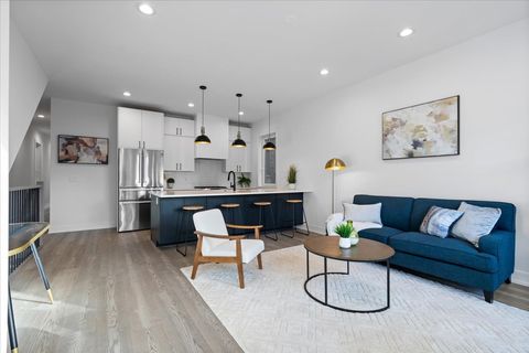 Tiny photo for 2636 W EVERGREEN Avenue #2, Chicago, IL 60622 (MLS # 12550180)