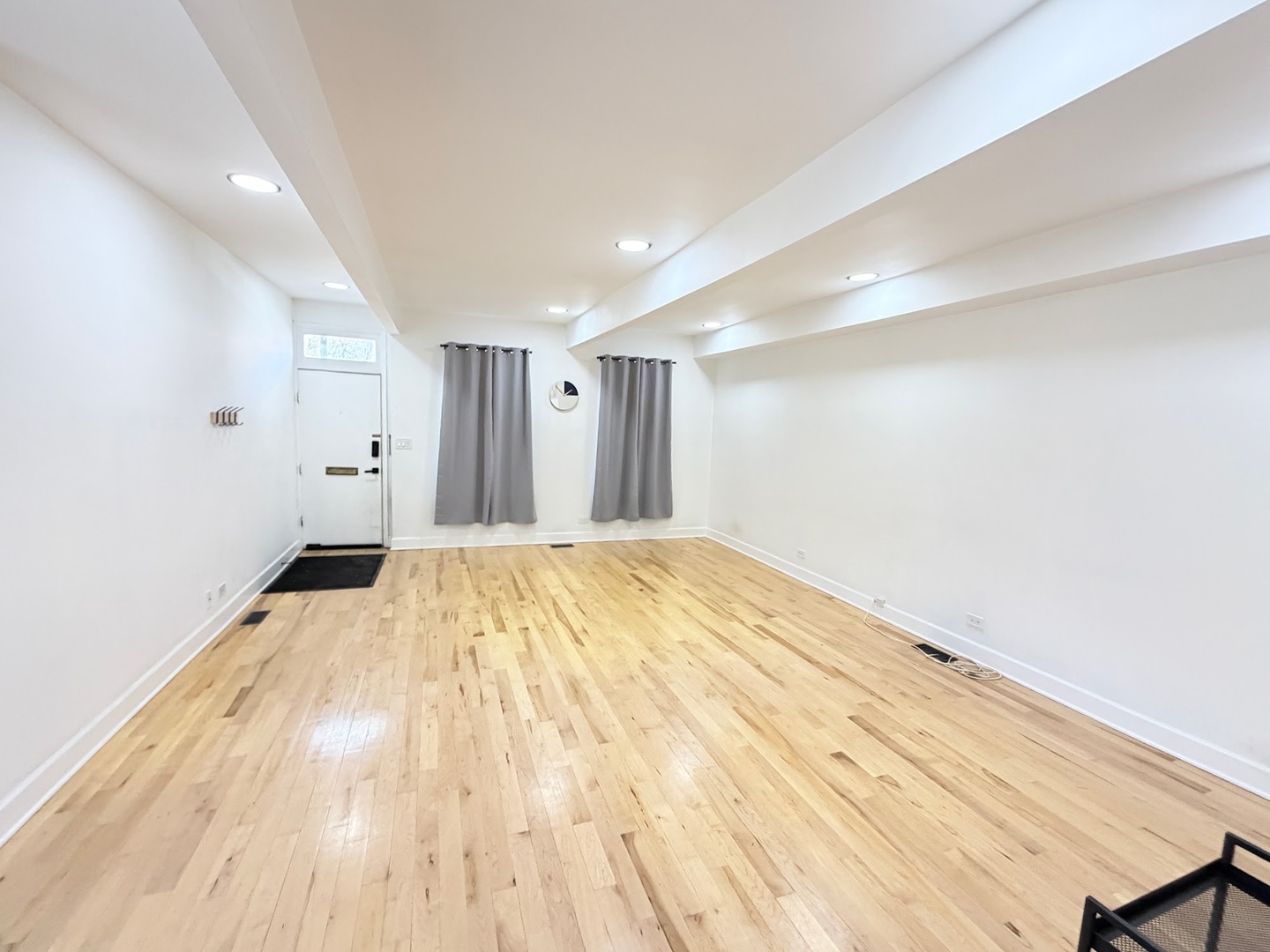 1945 W Thomas Street 1