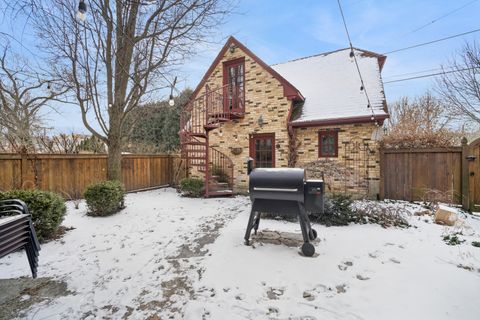 Tiny photo for 568 Burton Avenue, Highland Park, IL 60035 (MLS # 12547914)