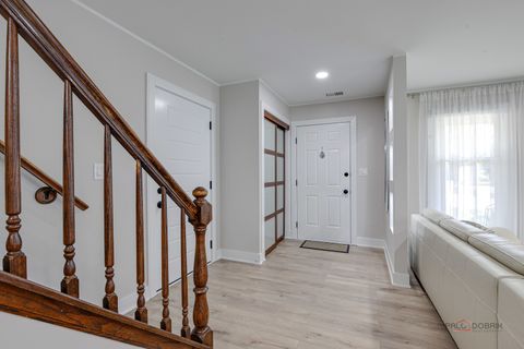 Tiny photo for 5190 Chambers Drive, Hoffman Estates, IL 60010 (MLS # 12508948)