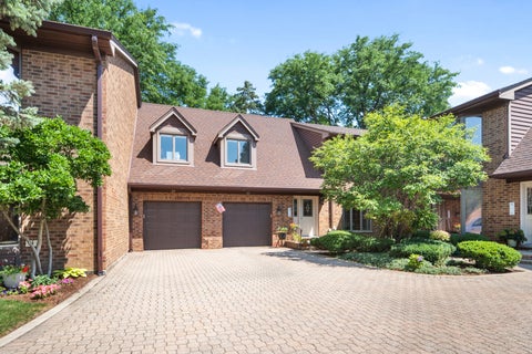 Tiny photo for 22 Kings Court #22, Westchester, IL 60154 (MLS # 12698193)