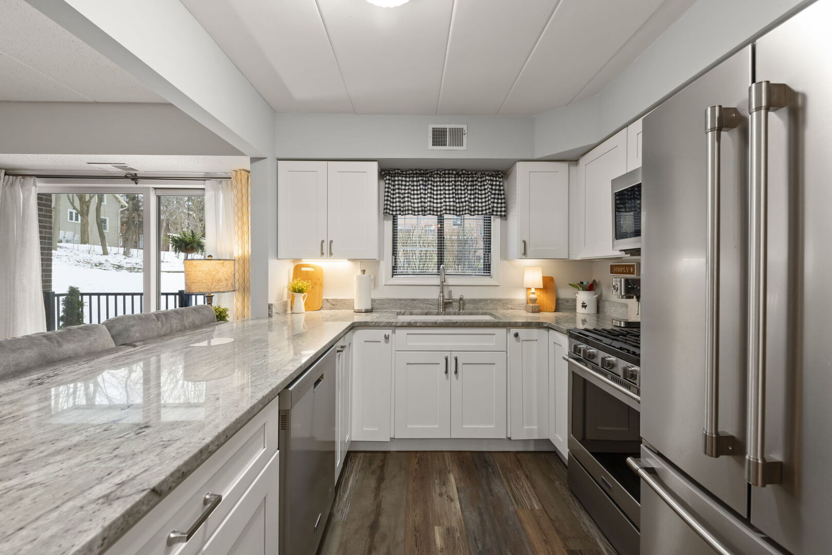 404 Melrose Avenue 103