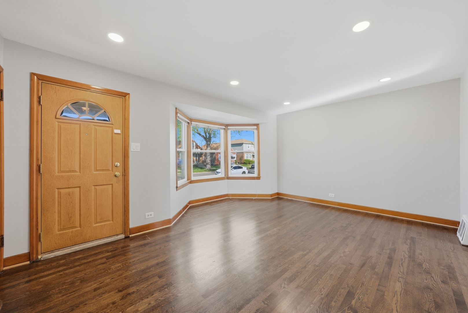 5127 S Hamlin Avenue