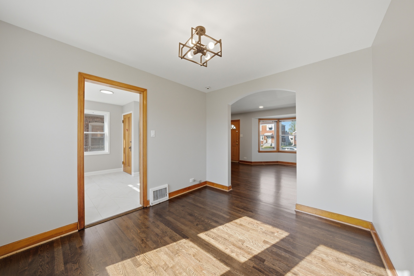 5127 S Hamlin Avenue