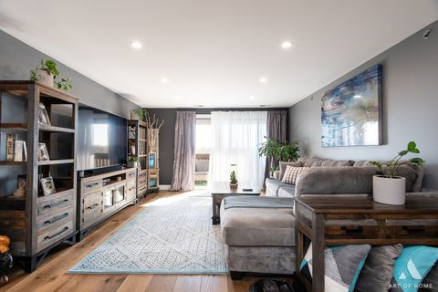 Tiny photo for 10420 Circle Drive #47B, Oak Lawn, IL 60453 (MLS # 12513925)