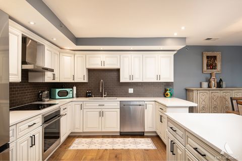 Tiny photo for 10420 Circle Drive #47B, Oak Lawn, IL 60453 (MLS # 12513925)