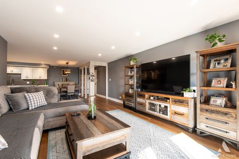 Tiny photo for 10420 Circle Drive #47B, Oak Lawn, IL 60453 (MLS # 12513925)